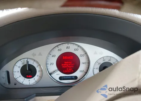 2004 Mercedes-Benz E 500 из США, поврежденный, VIN WDBUF70J54A439520